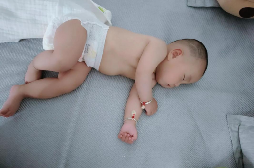 丽江四个月宝宝12斤